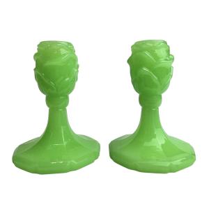 Pair de bougeoirs en opaline ouraline 