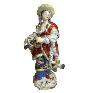 Meissen - Figure en porcelaine d’une femme malabar