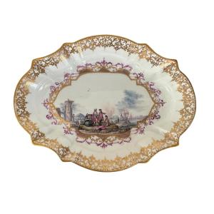 Meissen - Assiette à décor d’une scène portuaire (Kauffahrtei), attribué à Christian F. Herold.