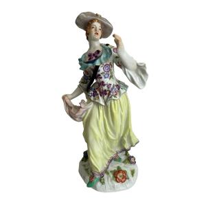 Meissen - Figure en porcelaine d’une Bergère