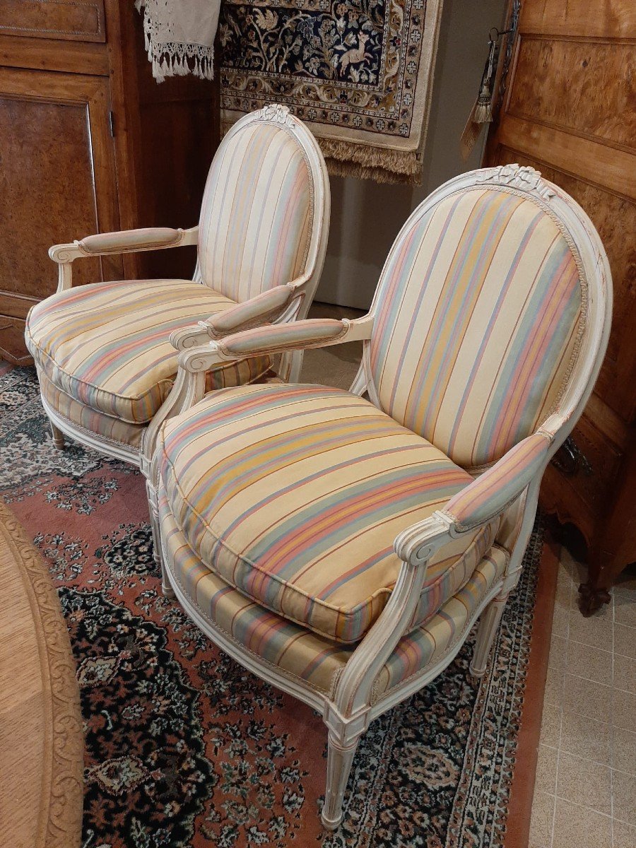 Pair Of Louis XVI Cabriolet Armchairs With Medallion - 19th Century-photo-2