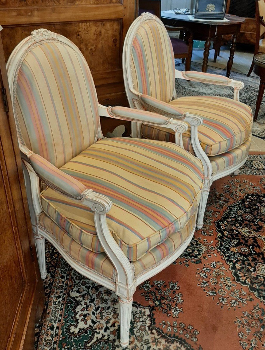 Pair Of Louis XVI Cabriolet Armchairs With Medallion - 19th Century