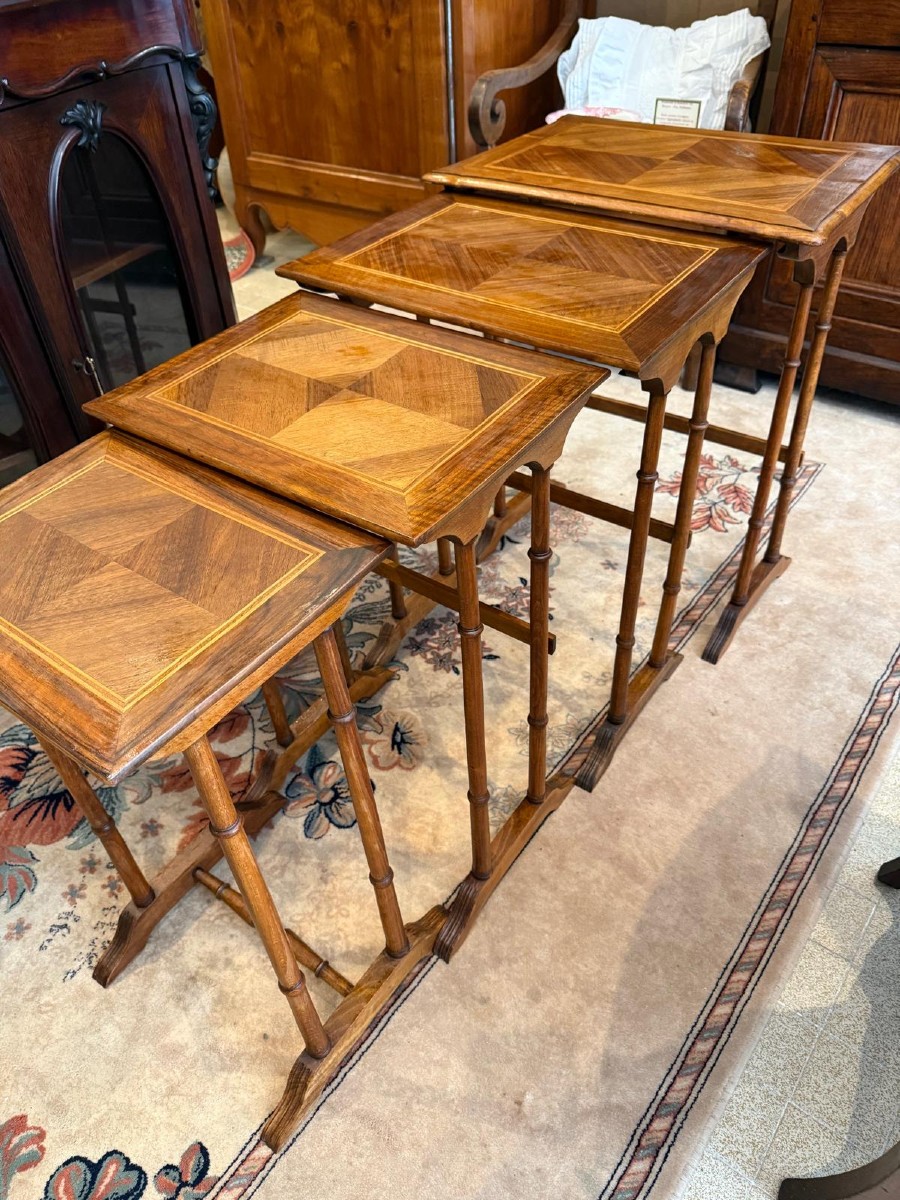 Tables Gigogne en  Marqueterie de Palissandre et Filet de Citronnier, XIXe-photo-4