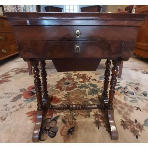 Travailleuse en Acajou -Fin XIXème