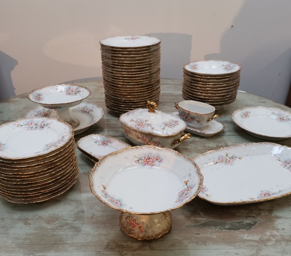 Porcelain Table Service 62 Pieces-photo-3