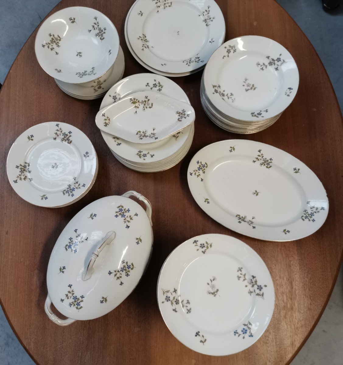Proantic: Service de table en porcelaine - 56 pièces