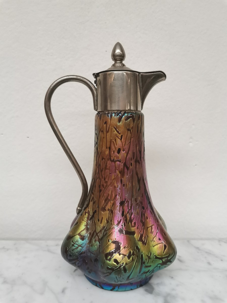 Aiguière en verre irisé Art Nouveau 