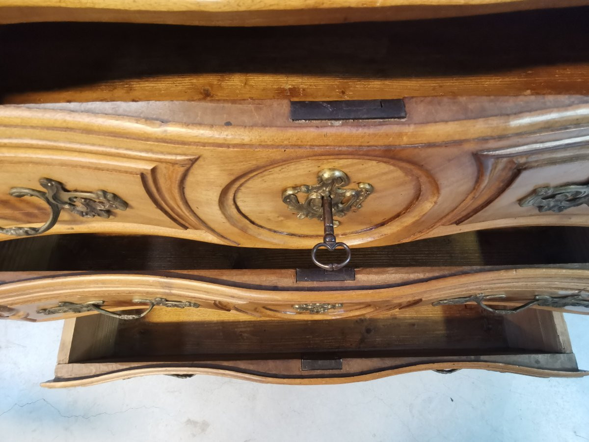 Louis XV Walnut Chest Of Drawers -photo-2