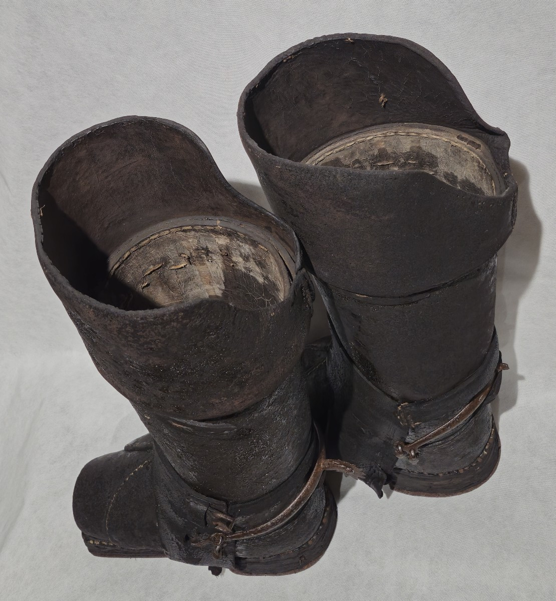 Bottes fortes de postillon ou bottes de sept lieues.-photo-4