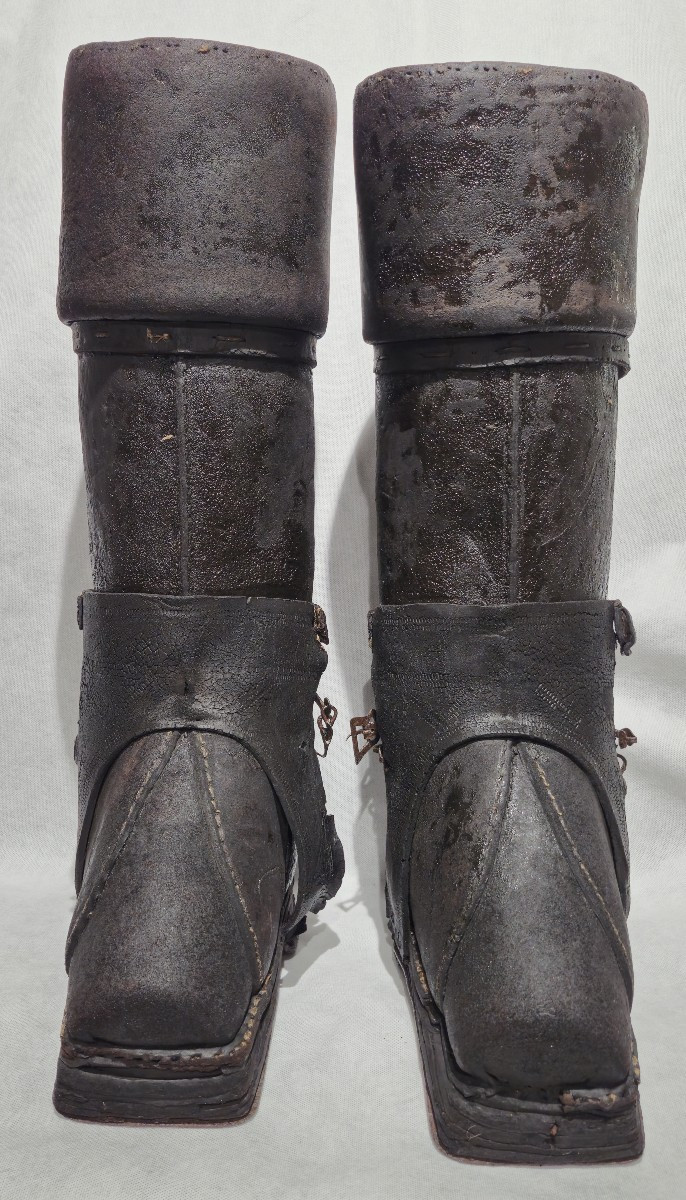 Bottes fortes de postillon ou bottes de sept lieues.-photo-1