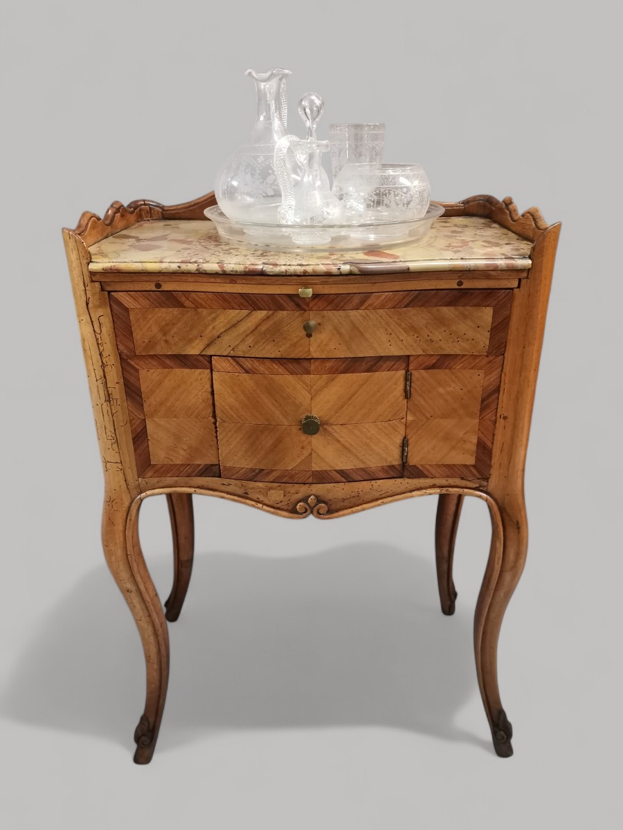 Table à en- cas  Louis XV. Table volante 