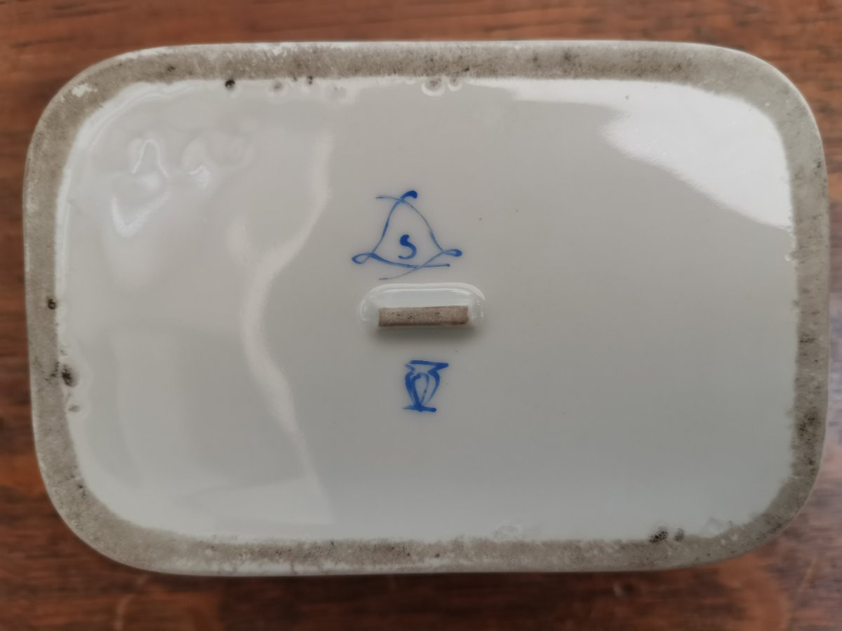 Coffret Bonbonnière en porcelaine de Sèvres -photo-2