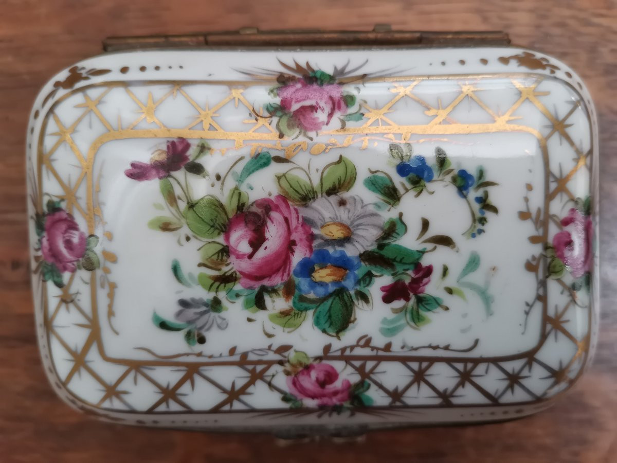 Coffret Bonbonnière en porcelaine de Sèvres -photo-3