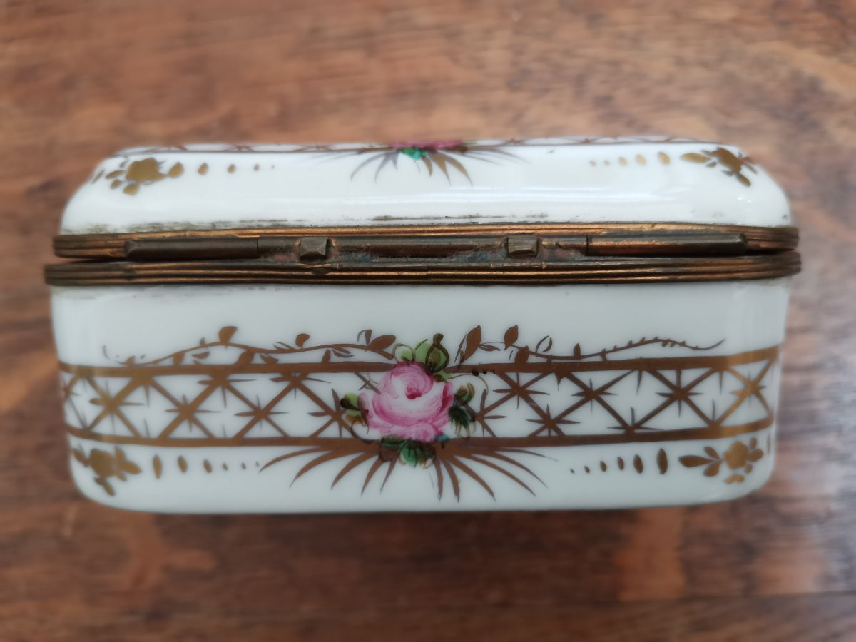 Coffret Bonbonnière en porcelaine de Sèvres -photo-1