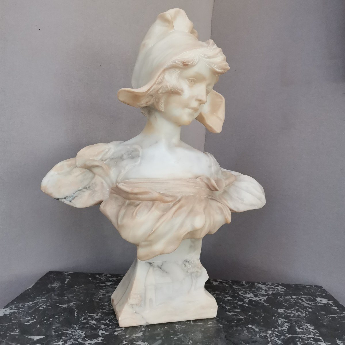 Buste De Jeune Femme En Marbre. Art Nouveau -photo-6