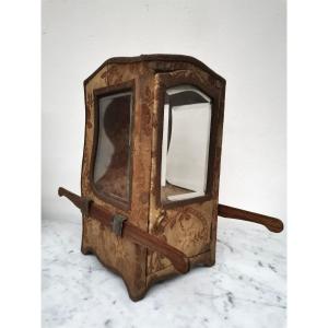 Small Display Case For Sedan Chair 