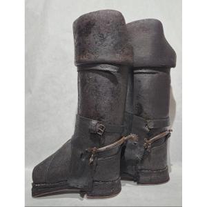 Bottes fortes de postillon ou bottes de sept lieues.