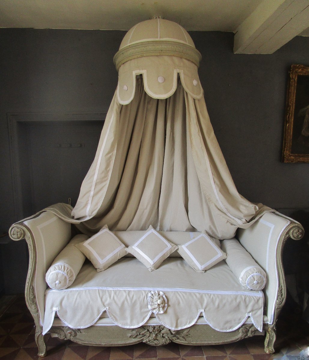 Grand Lit à l’ Ottomane avec Impériale Louis XV