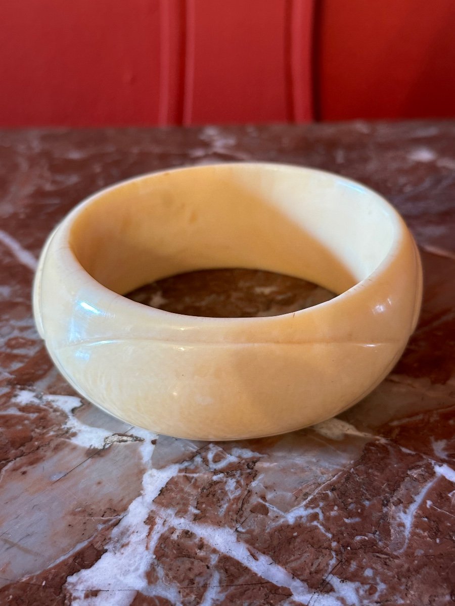 Ivory Bangle Bracelet.-photo-1