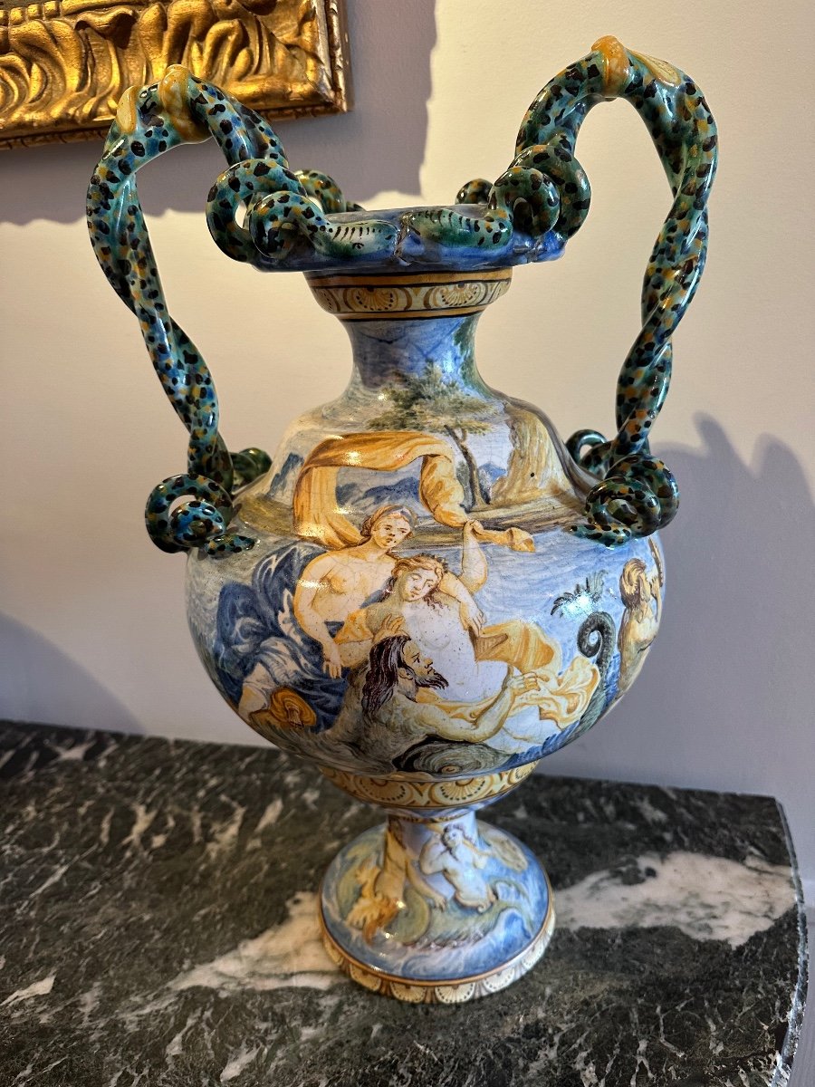 Grand Vase D’ Urbino, Majolique Italienne D’époque XIX  ème. -photo-3