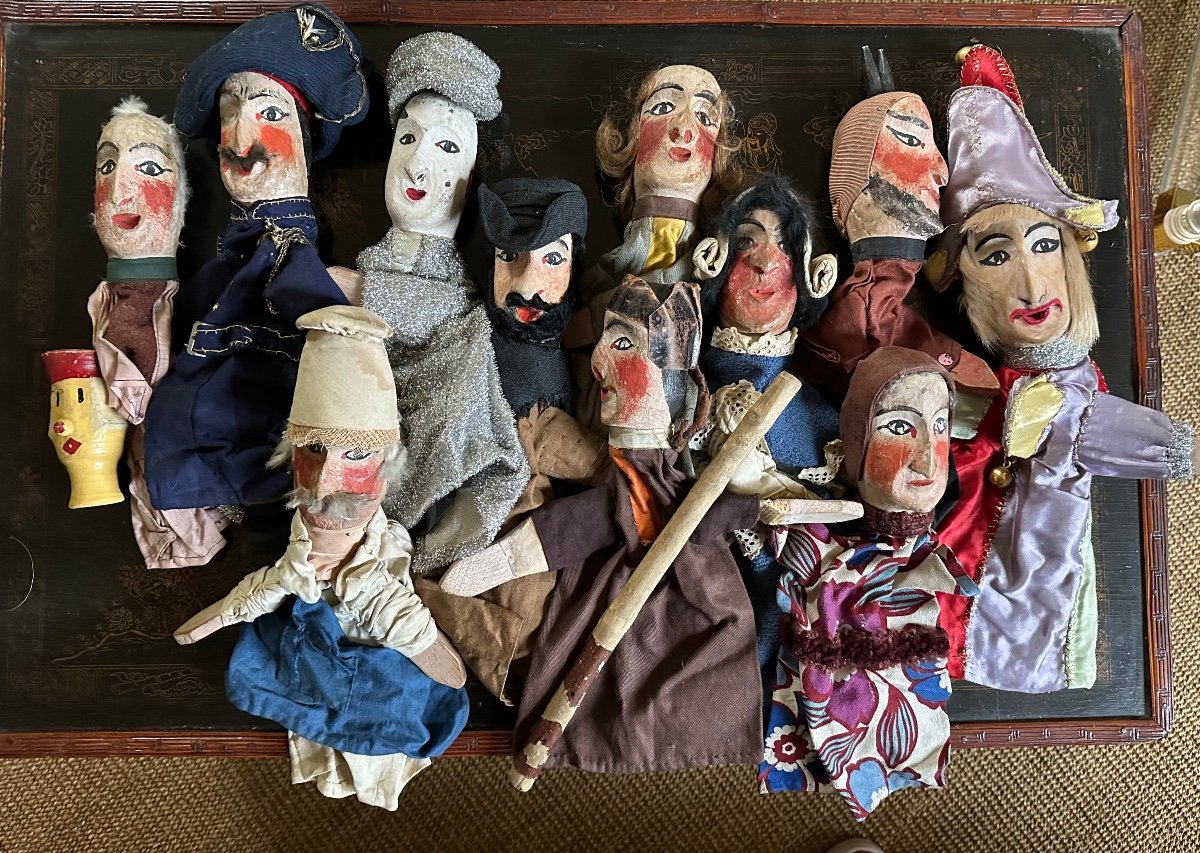 Guignol Theater. 11 Puppets.