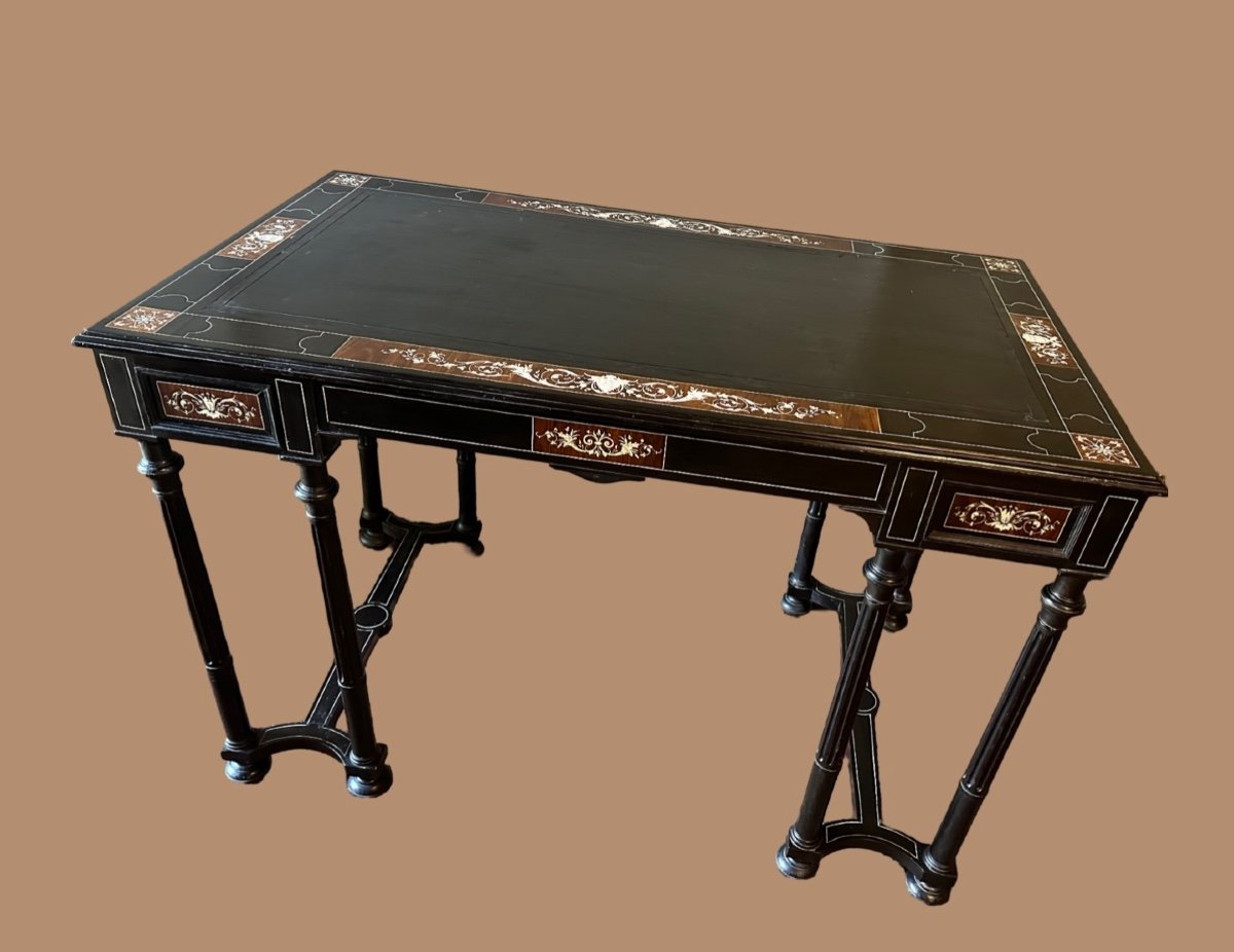 Ferdinando Pogliani Bureau Plat En Bois Noirci Et Marqueterie D’ivoire. 