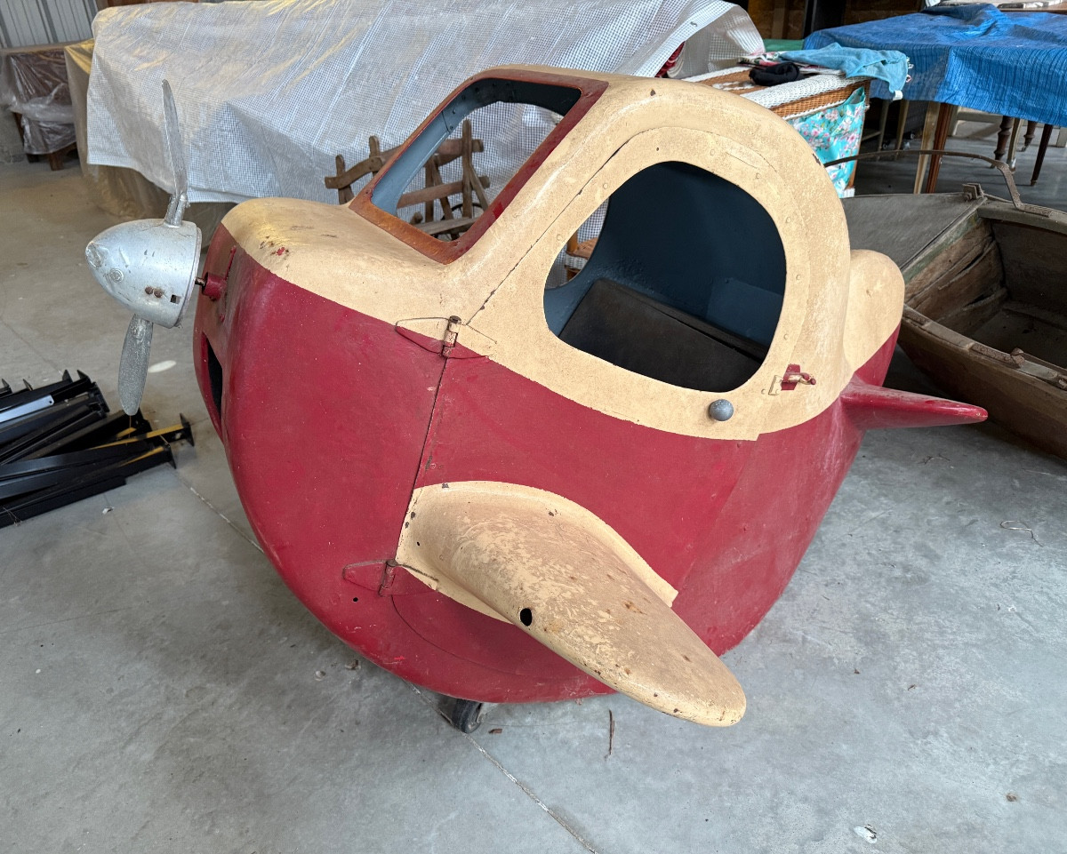 1950s Vintage Amusement Park Plane. 
