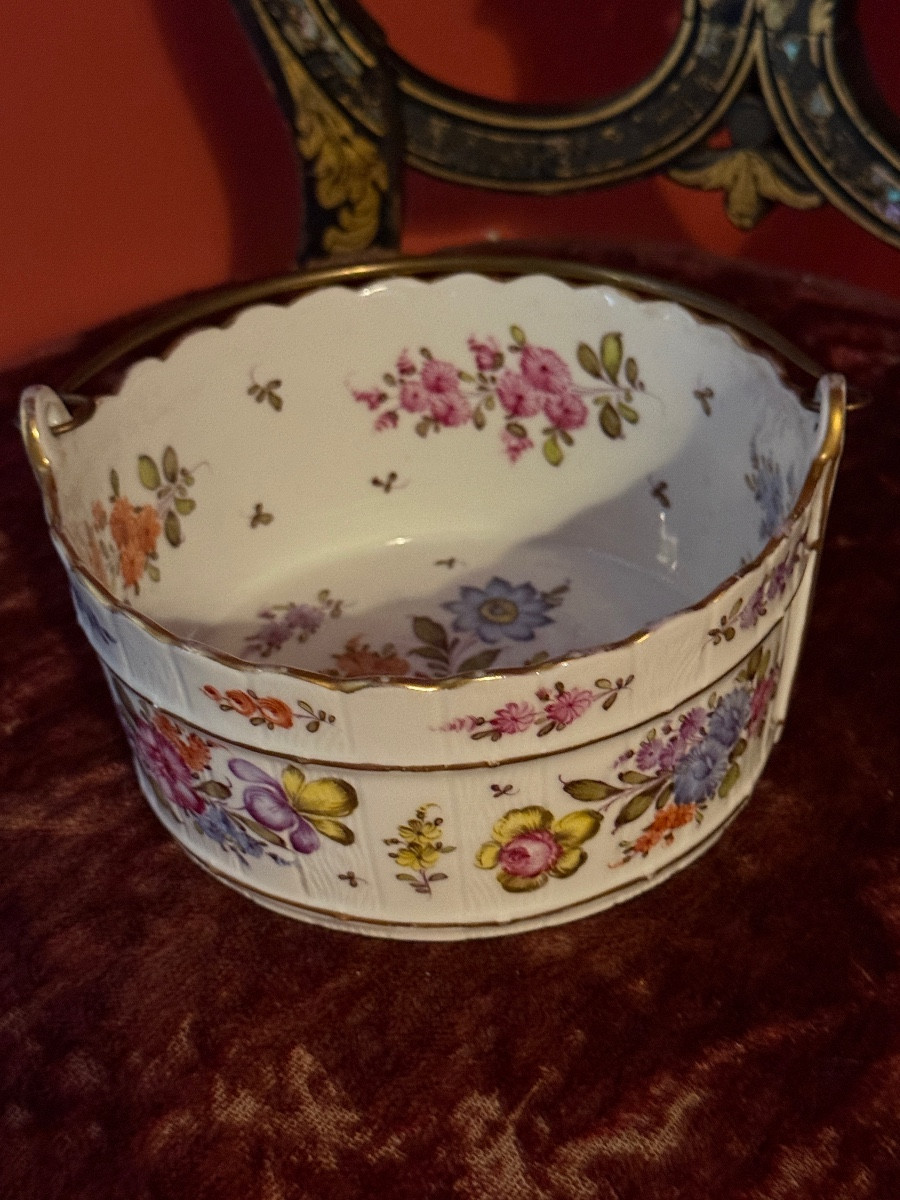Meissen Porcelain Table Planter, 19th Century. -photo-3