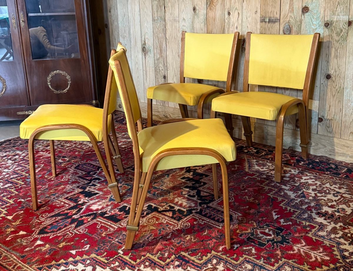 STEINER " Bow wood".  Suite de quatre chaises en frêne courbé. 