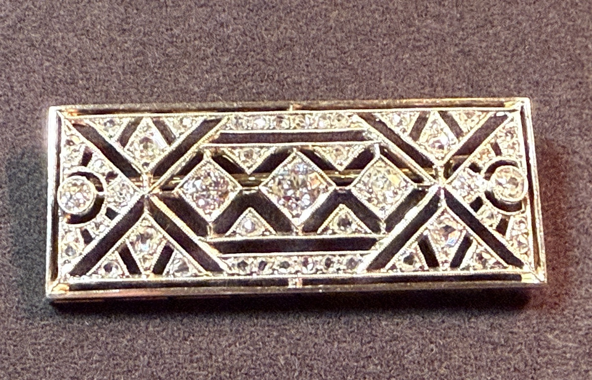 Art Deco Period Platinum And Diamond Brooch. -photo-3