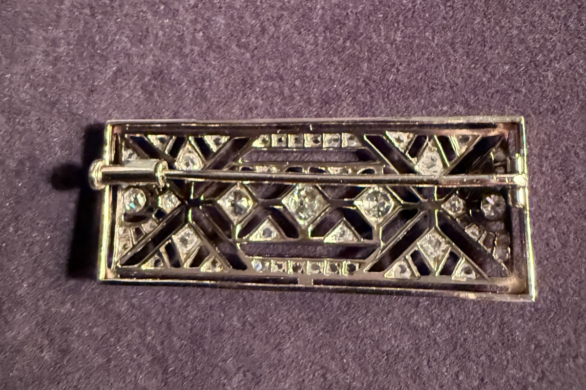 Art Deco Period Platinum And Diamond Brooch. -photo-2