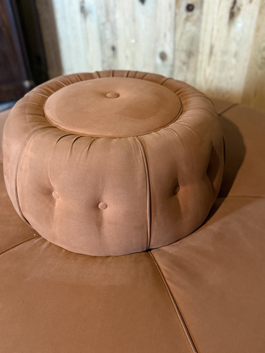 Upholstered Borne Sofa. -photo-4