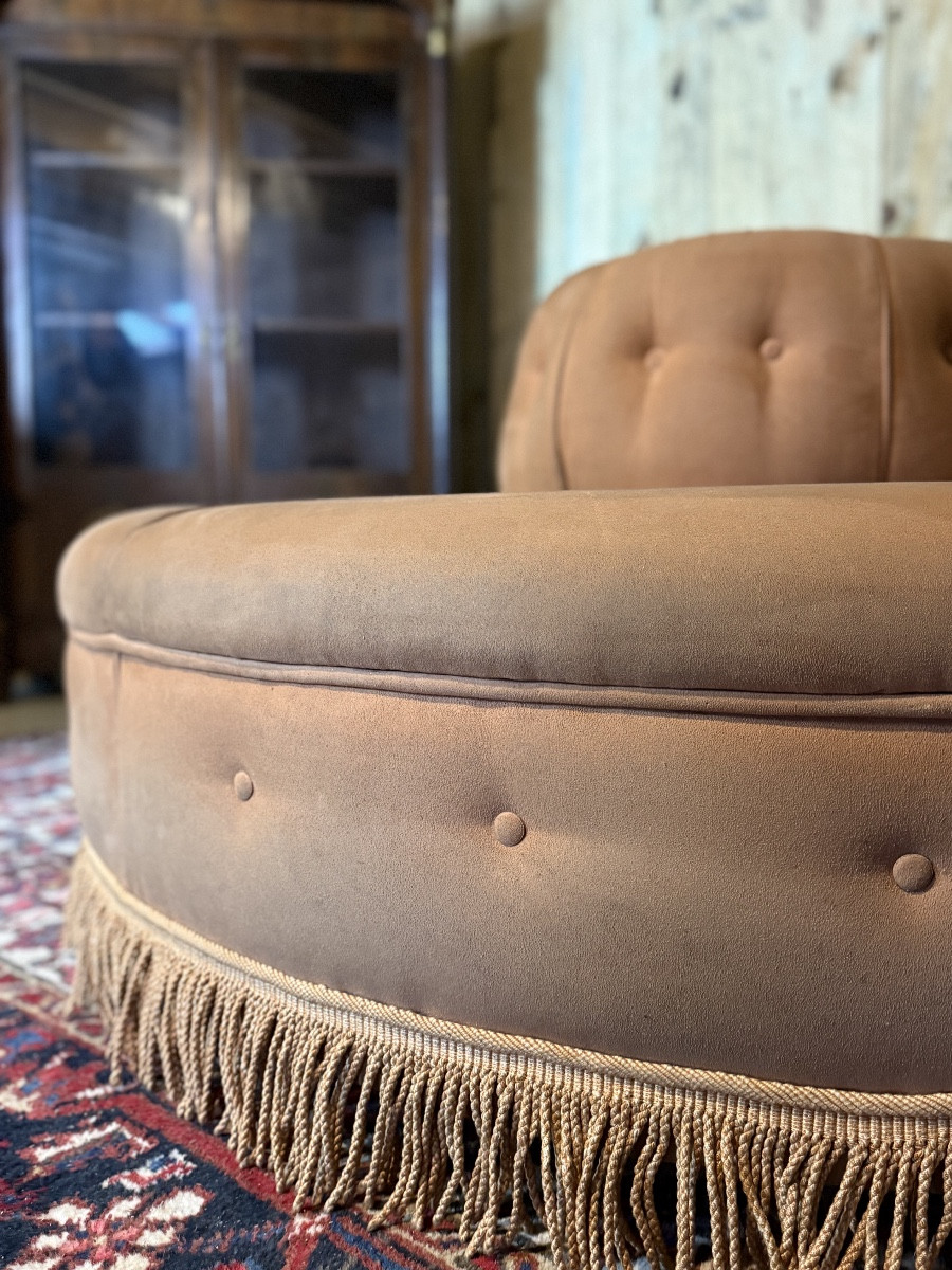 Upholstered Borne Sofa. -photo-1