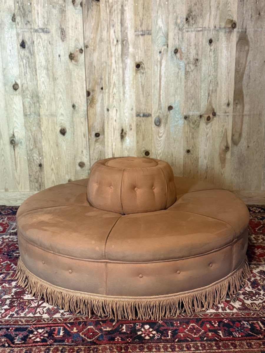 Upholstered Borne Sofa. -photo-5