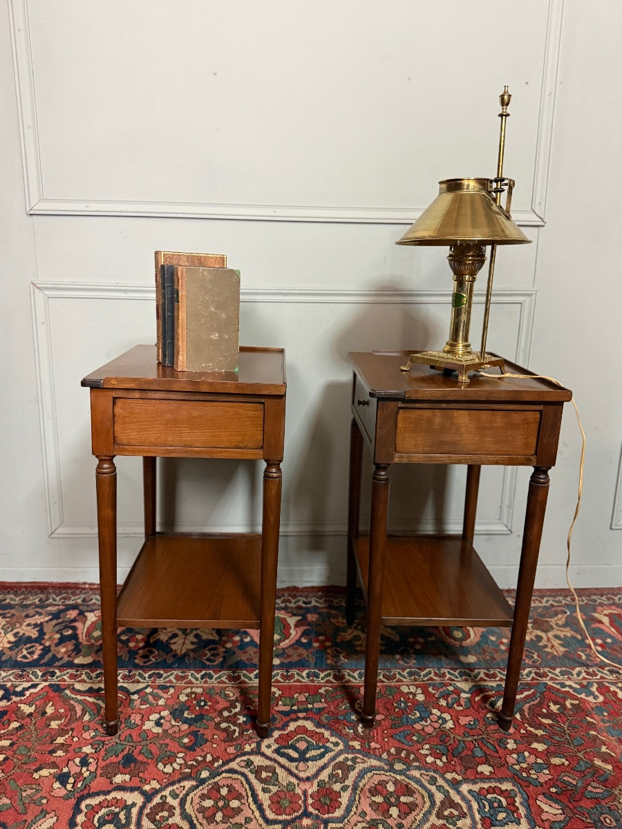 Paire de chevets de style Louis XVI en bois naturel. -photo-4