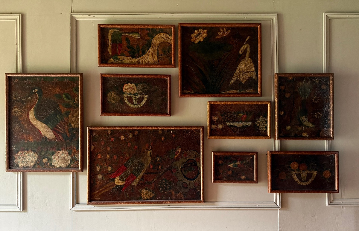 Ensemble de neuf  tableaux en cuir de Cordoue d'époque XVIII ème. 