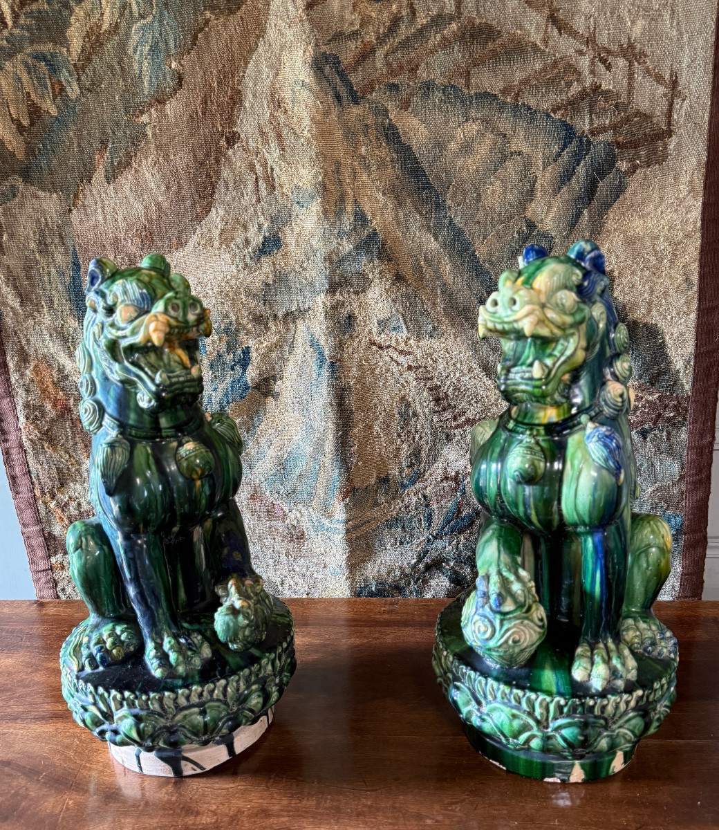 Paire de grands chiens de FÔ Chinois. 