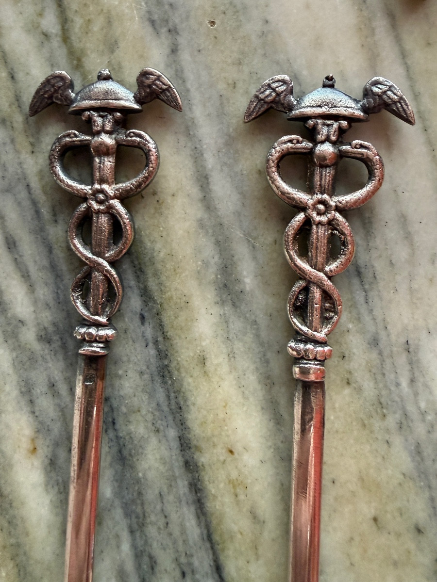 Set Of 9 Sideboard Ornaments.-photo-2