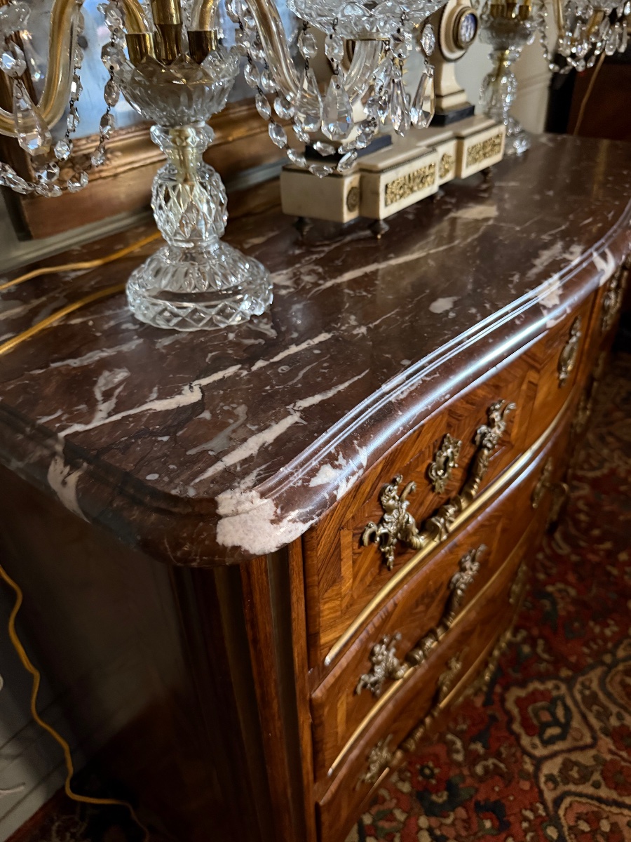 Commode de style Régence en marqueterie. -photo-1