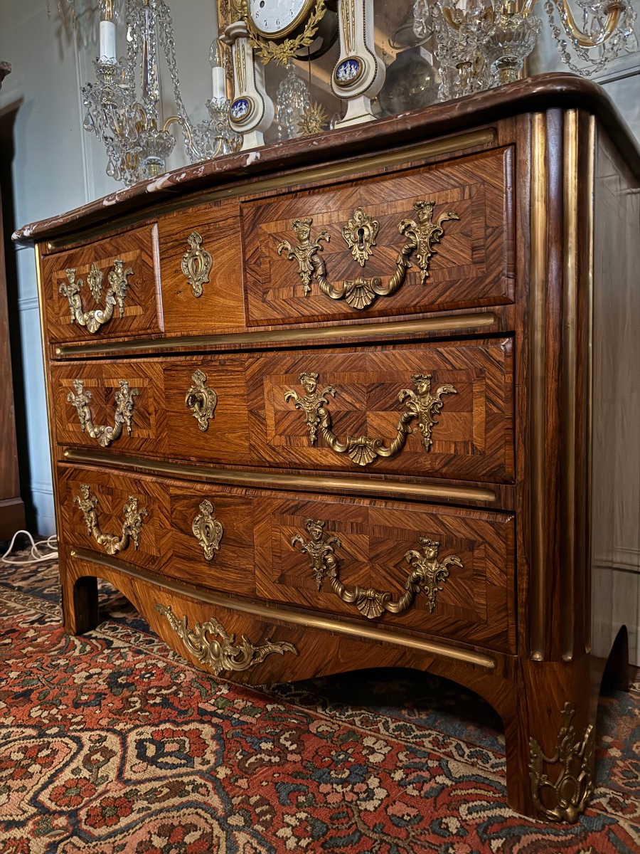 Commode de style Régence en marqueterie. -photo-5