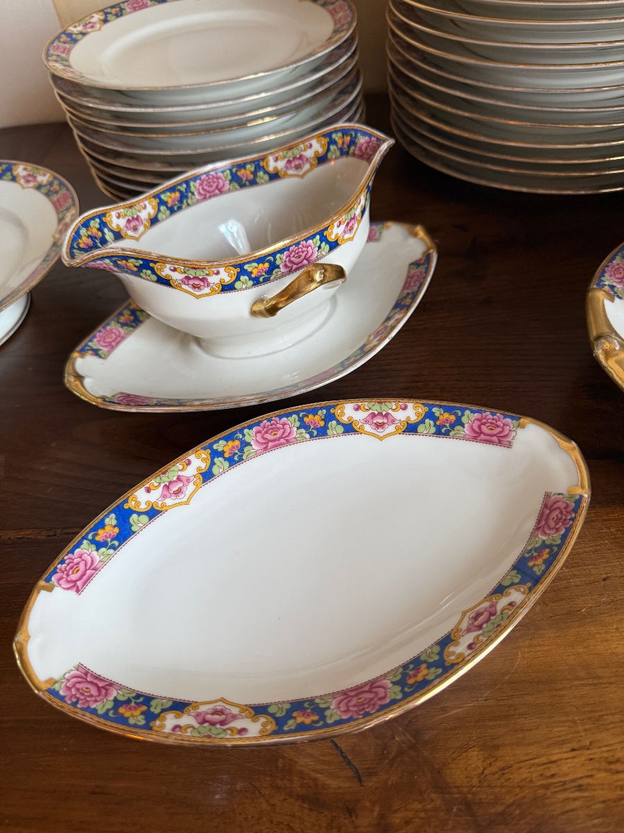 Service de table porcelaine de Limoges . Décor Minton 67 pièces. -photo-2