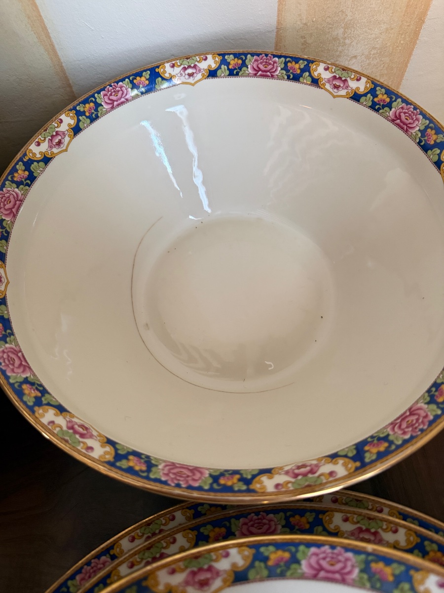 Service de table porcelaine de Limoges . Décor Minton 67 pièces. -photo-3