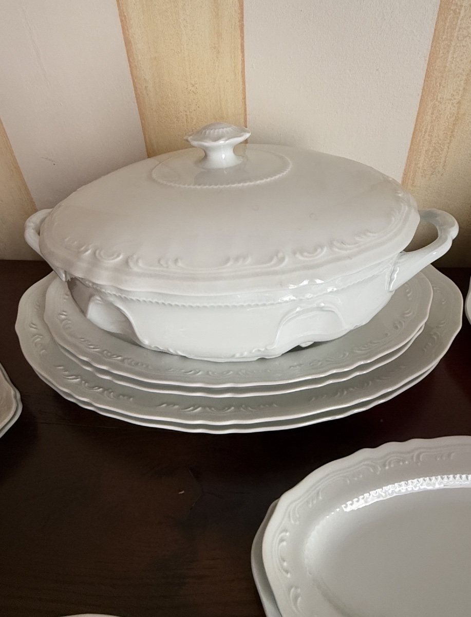 Service de table porcelaine de Limoges 104 pièces. -photo-2