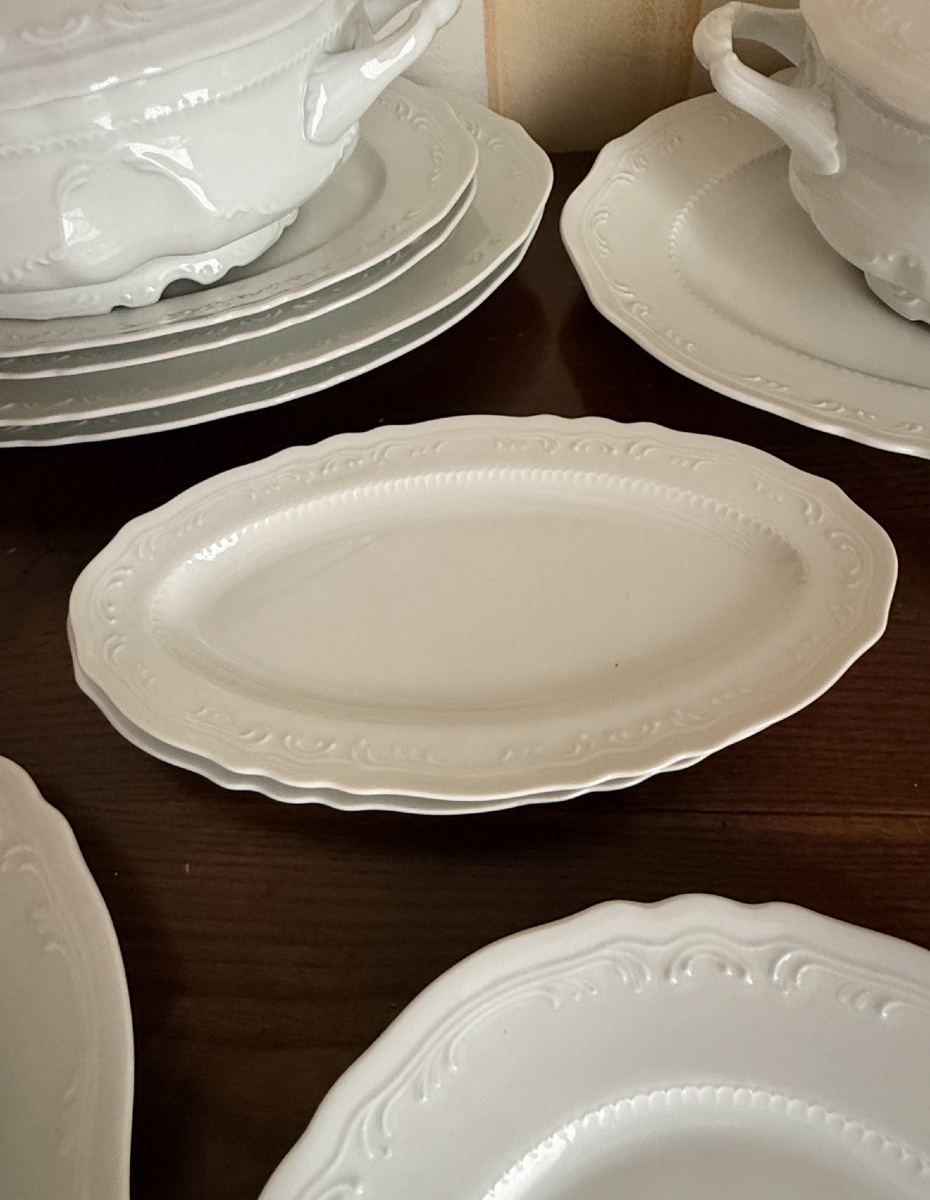 Service de table porcelaine de Limoges 104 pièces. -photo-2