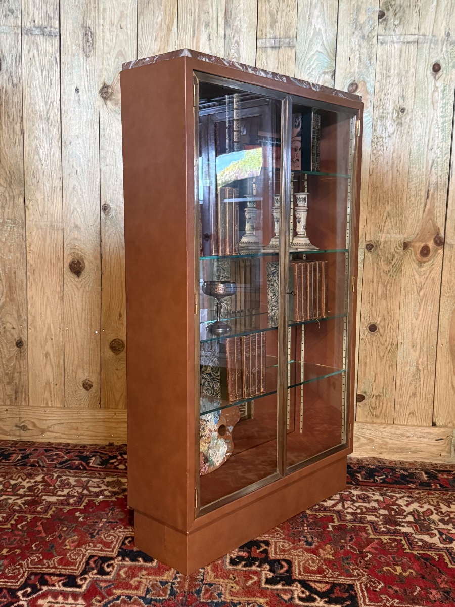 Display Case Clad In Tan Leather, Bronze, Mirror, And Marble. Second Half Of The 20th Century. -photo-6