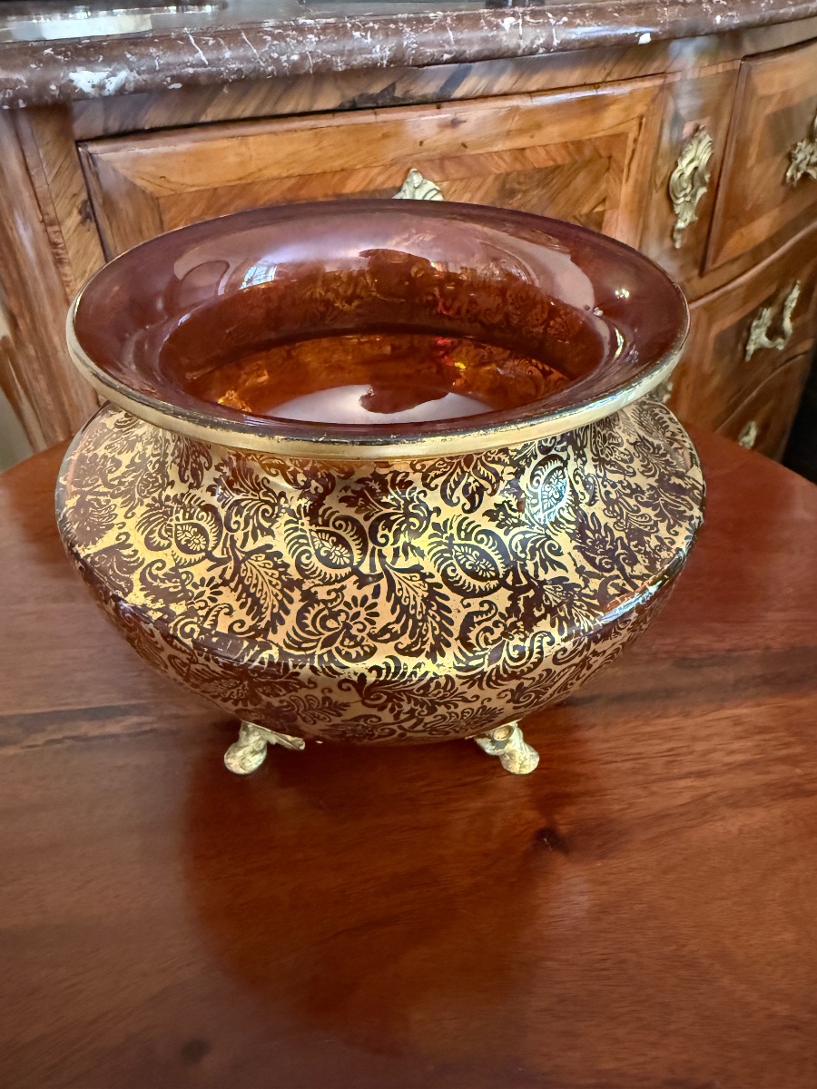 Baccarat. Importante coupe en cristal de couleur et doré et monture en bronze doré. -photo-4