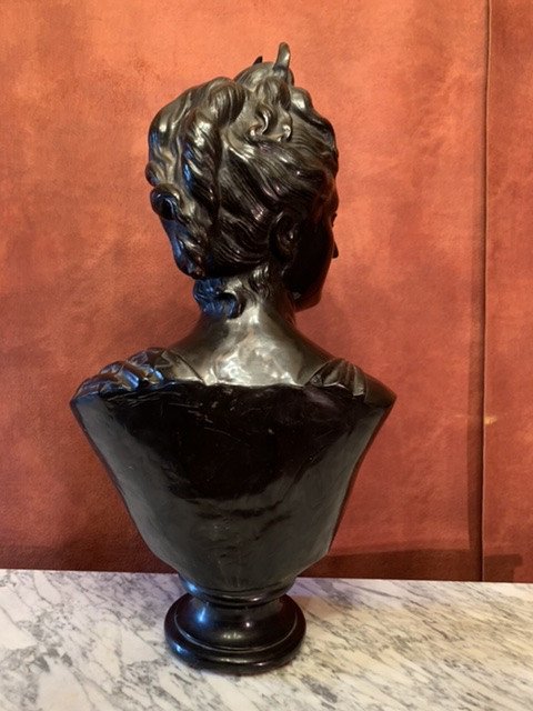 Bust Of Woman / Diane Huntress On Column.-photo-4