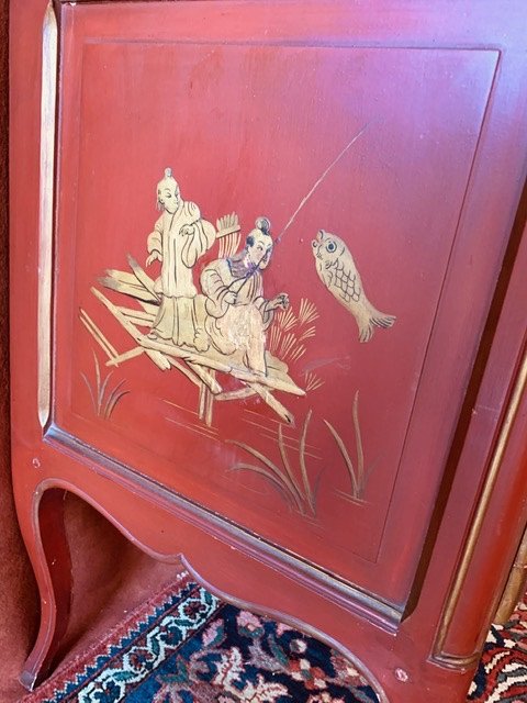 Commode En Laque Rouge De Style Louis XV.-photo-1