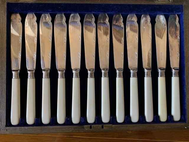 Joseph Rodgers & Son Fish Cutlery Set.-photo-3