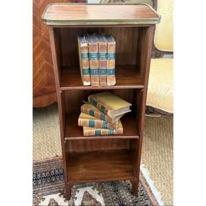 Small Mahogany Bookcase / Bookcase. 